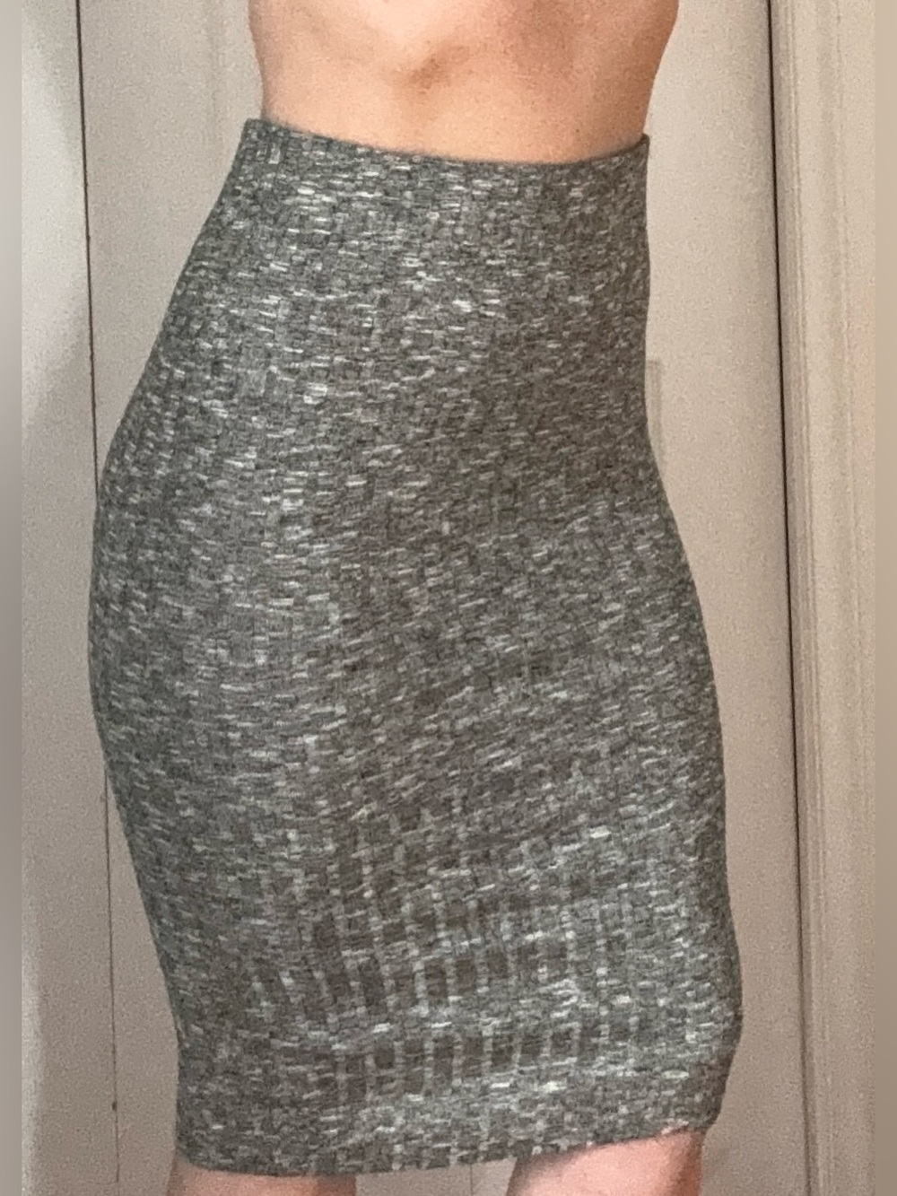 High-Rise Grey Ribbed Pencil Skirt